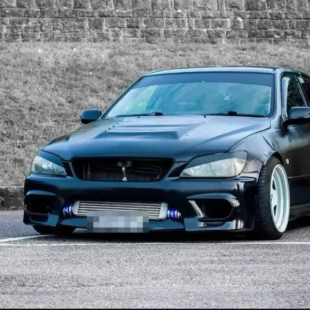 Customer's Lexus IS200 / IS300 (XE10)