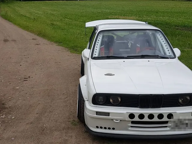 Customer's BMW 3 Series (E30)