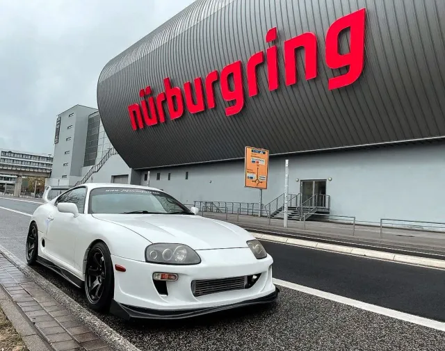 En kunds Toyota Supra (MK4, A80)
