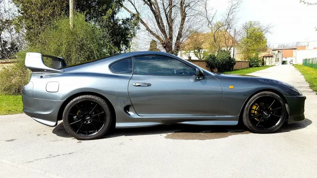 En kunds Toyota Supra (MK4, A80)
