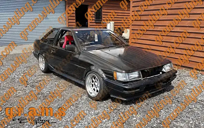 Toyota Corolla AE85 AE86 Levin Coupe Lightweight Front Wings, photo 3 of 3