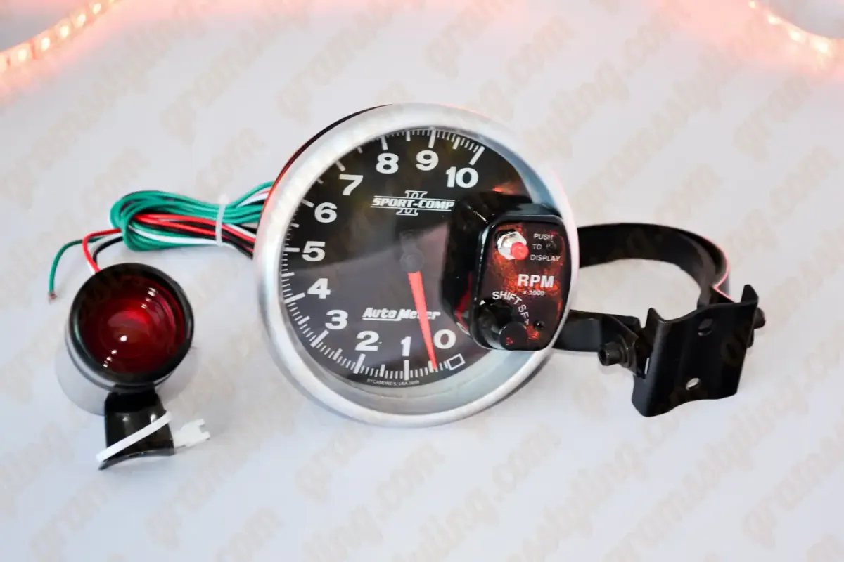 AutoMeter Sport-Comp II 5 Inch Shift Lite Tachometer, Foto 3 von 5