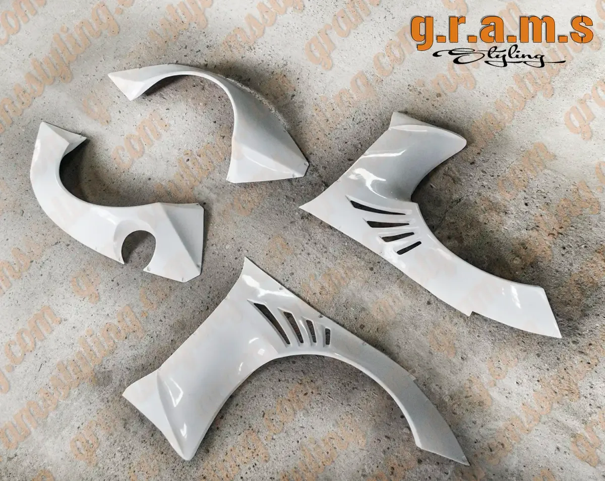 Nissan 350Z Front Fenders - Version 1 +50mm, photo 2 of 14