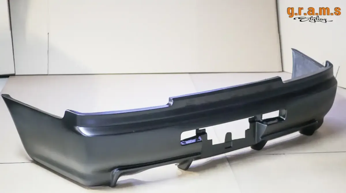 Nissan Skyline R34 GT-R Style Rear Bumper, Foto 5 von 6