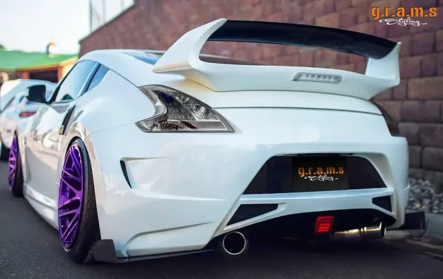 Nissan 370Z Amuse Style Bodykit