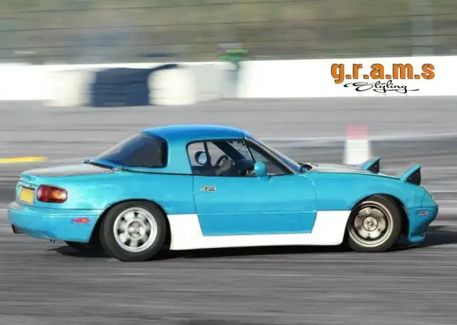 Mazda MX-5 NA MK1 Side Skirts - Bomex Style