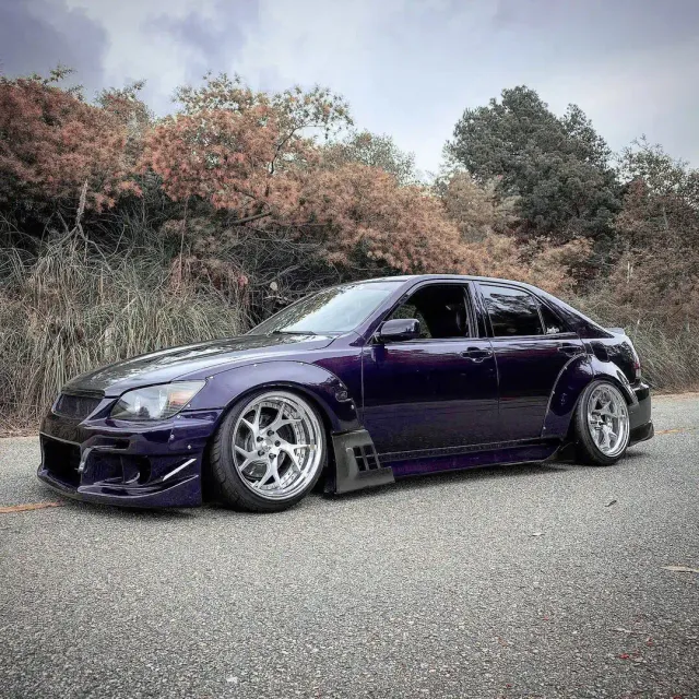 Customer's Lexus IS200 / IS300 (XE10)