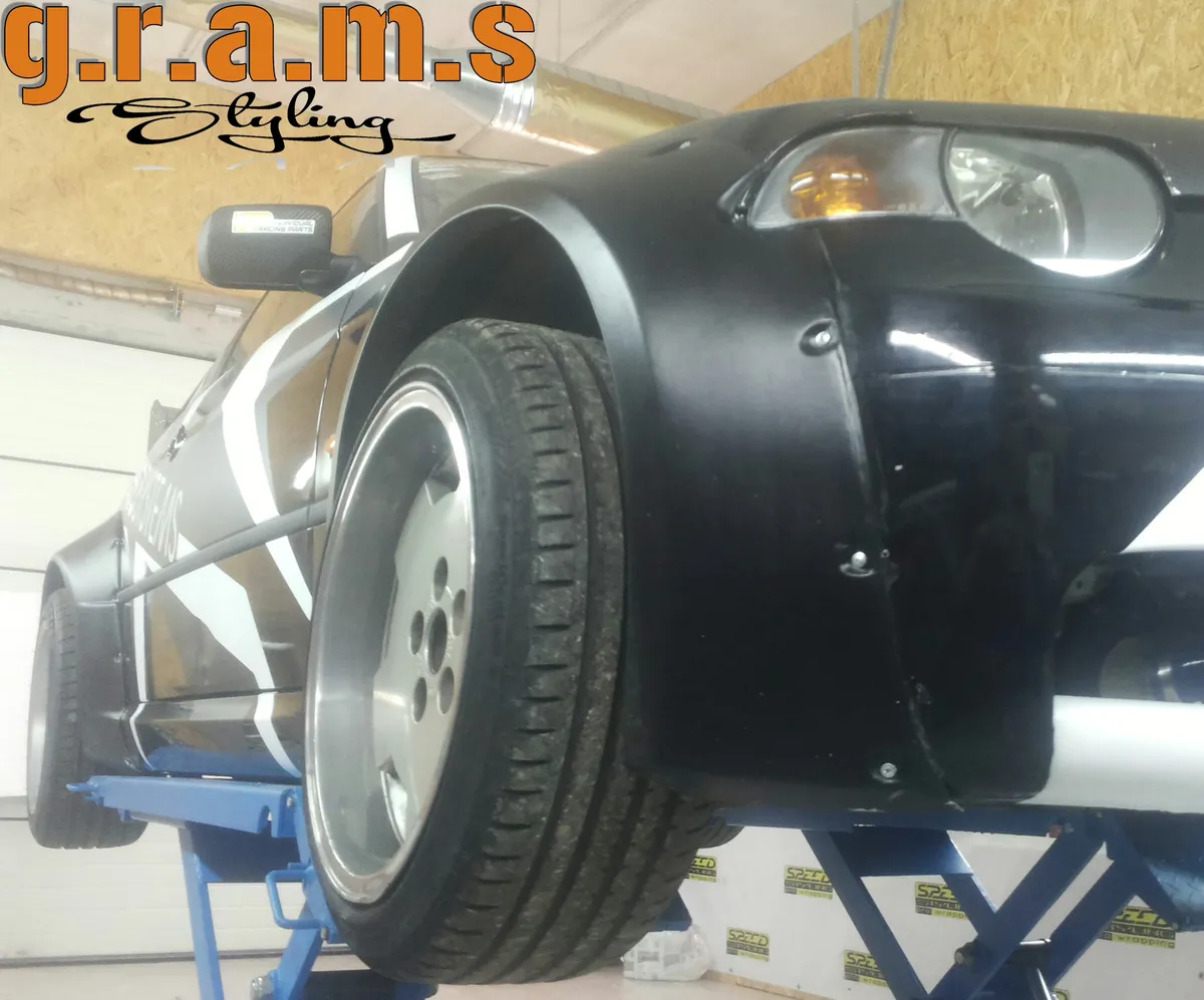 BMW E46 Compact Wide Fender Flares - Version 1, Front and Rear, foto 2 van 12
