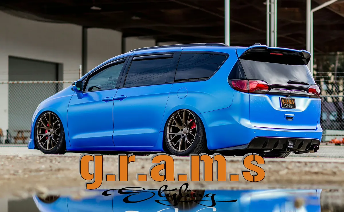 Chrysler Pacifica Mk2 Roof Spoiler - Clinched Style, photo 5 of 14
