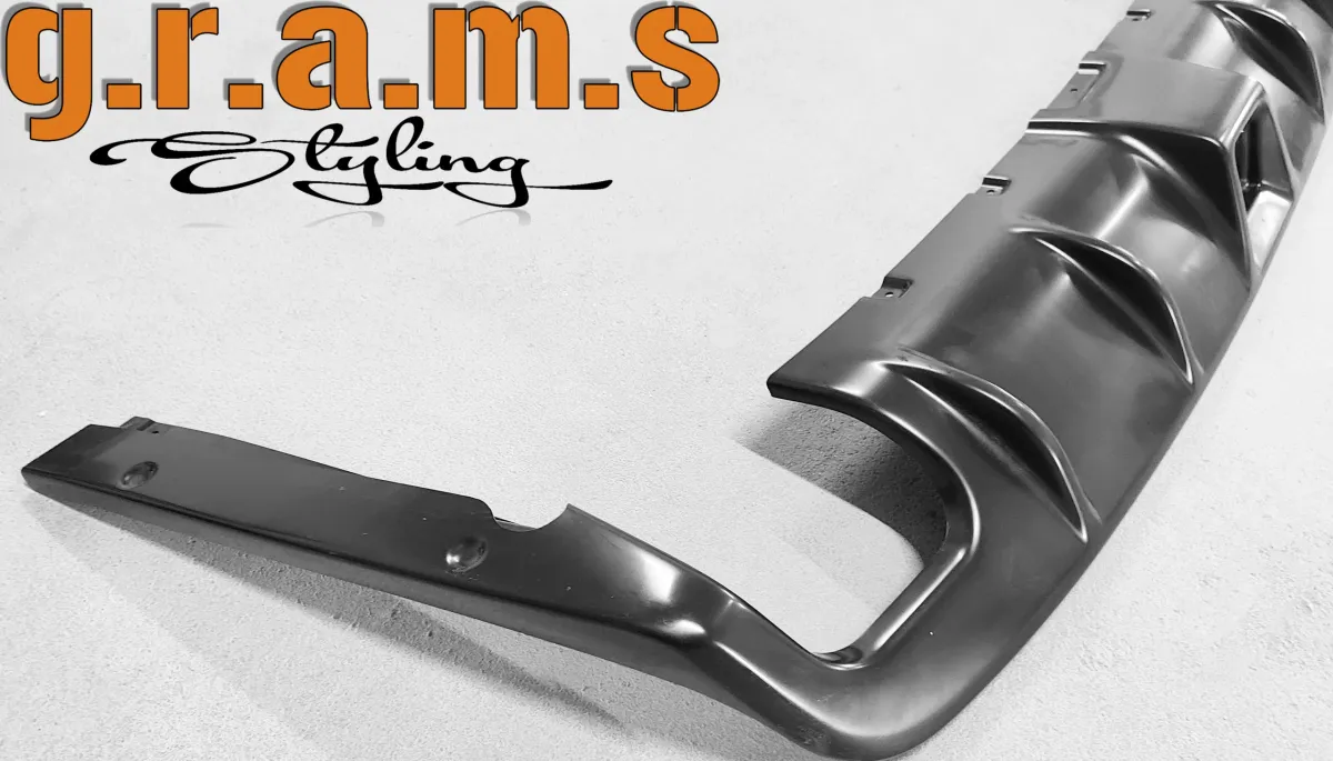 Chrysler Pacifica Rear Bumper Lip - Clinched Style, bild 6 av 8