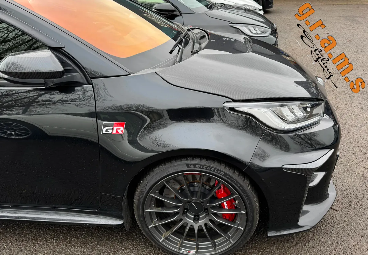 Toyota GR Yaris Lightweight Bonnet - M-Type Style, zdjęcie 5 z 6